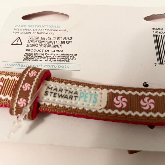 Kong Beaver Removable Squeaker Dog Toy and Martha Steward Pets Adjustable Collar - Picture 6 of 16